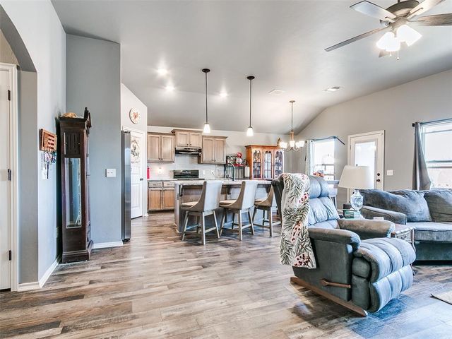 416 Kearny Lane, Yukon, OK 73099