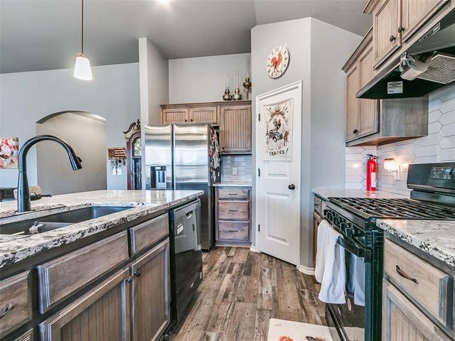 416 Kearny Lane, Yukon, OK 73099