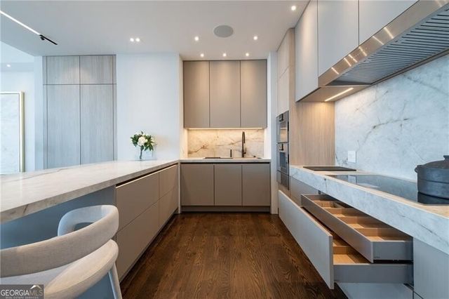 1065 Peachtree Street NE 3504, Atlanta, GA 30309