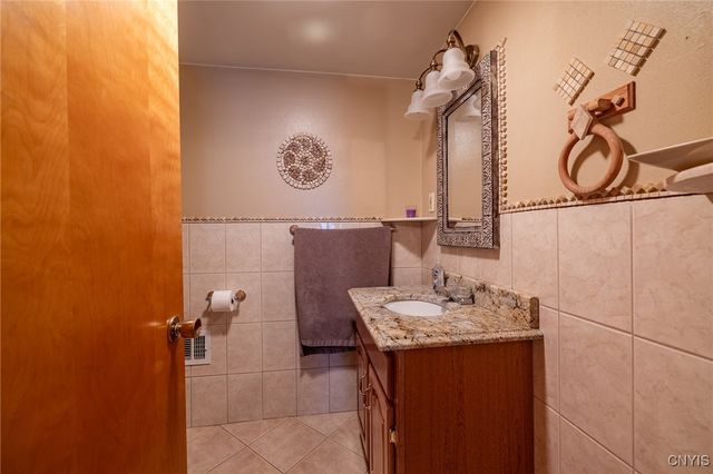 341 North Collingwood Avenue, Syracuse, NY 13206