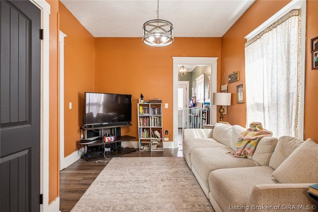 1746 E Spring Street, New Albany, IN 47150