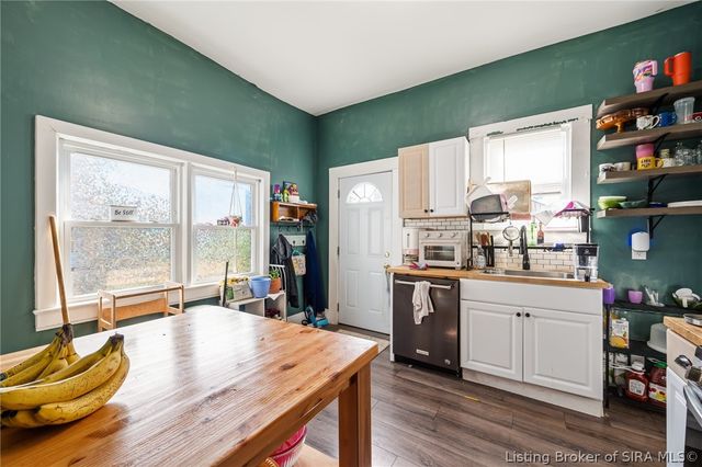 1746 E Spring Street, New Albany, IN 47150
