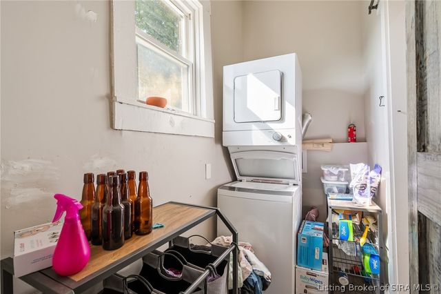 1746 E Spring Street, New Albany, IN 47150