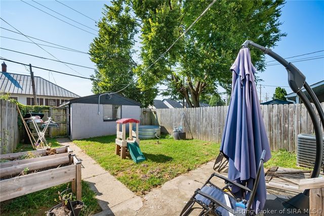 1746 E Spring Street, New Albany, IN 47150