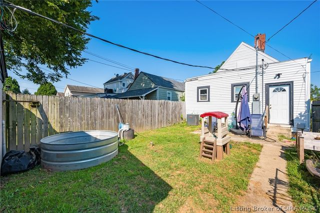 1746 E Spring Street, New Albany, IN 47150