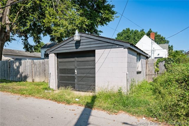 1746 E Spring Street, New Albany, IN 47150