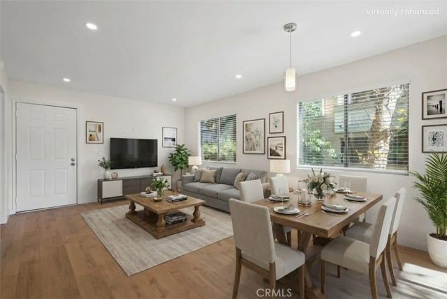 10237 De Soto A, Chatsworth, CA 91311