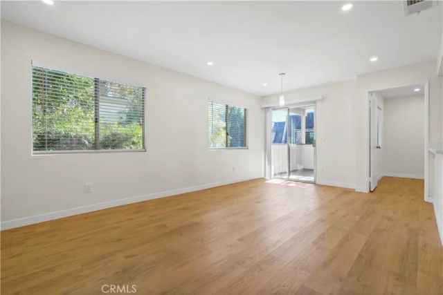 10237 De Soto A, Chatsworth, CA 91311