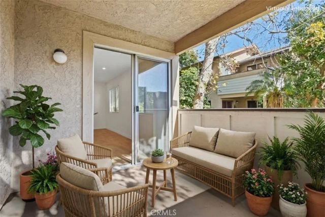 10237 De Soto A, Chatsworth, CA 91311