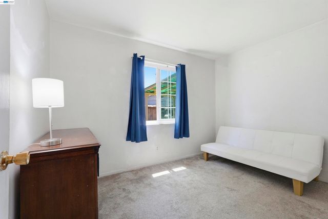 4546 Freeway Cir, Sacramento, CA 95841