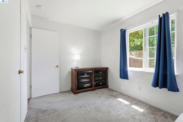 4546 Freeway Cir, Sacramento, CA 95841
