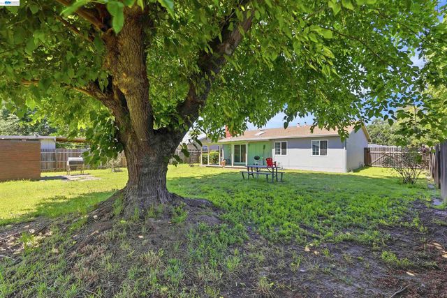 4546 Freeway Cir, Sacramento, CA 95841