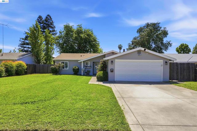 4546 Freeway Cir, Sacramento, CA 95841