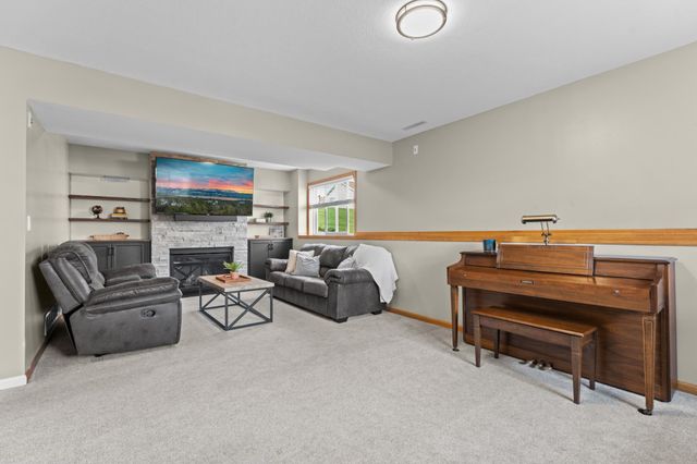 4478 Manor Drive NW, Rochester, MN 55901