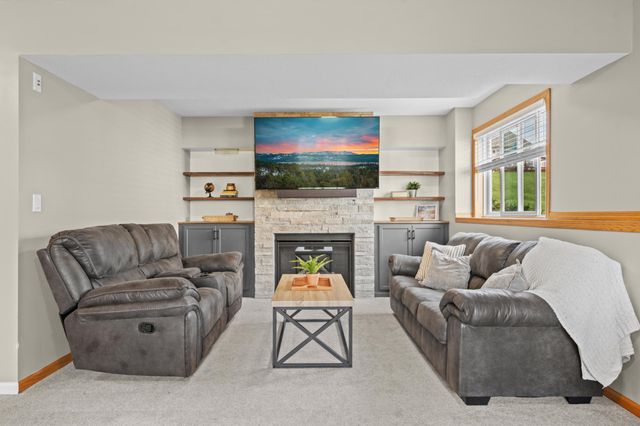 4478 Manor Drive NW, Rochester, MN 55901