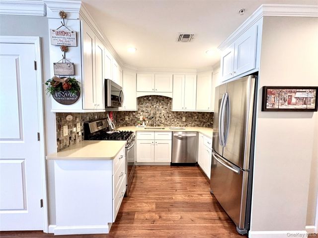 11 Hunter Drive, Central Islip, NY 11722