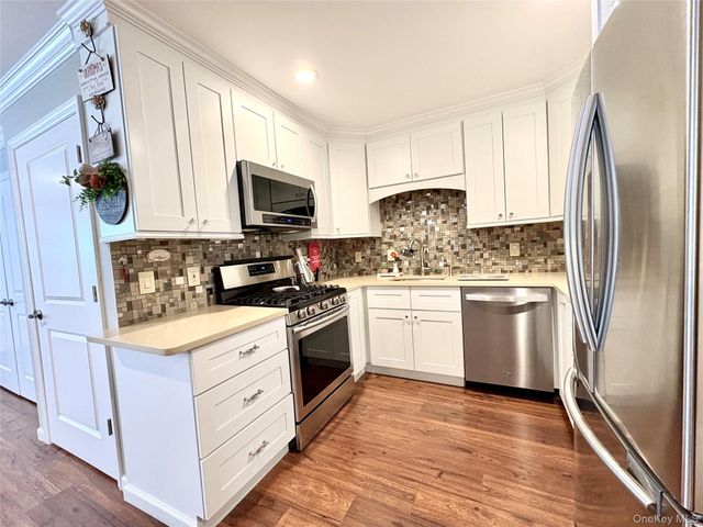 11 Hunter Drive, Central Islip, NY 11722