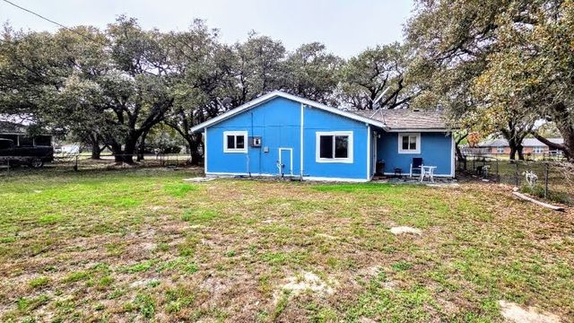 820 Ibis Dr, Rockport, TX 78382
