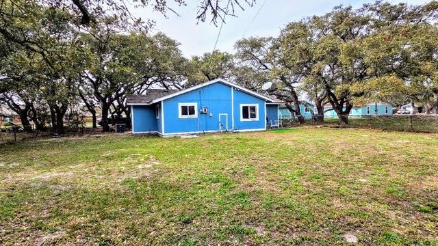 820 Ibis Dr, Rockport, TX 78382