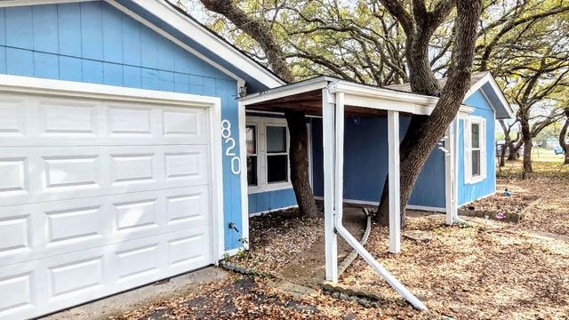 820 Ibis Dr, Rockport, TX 78382