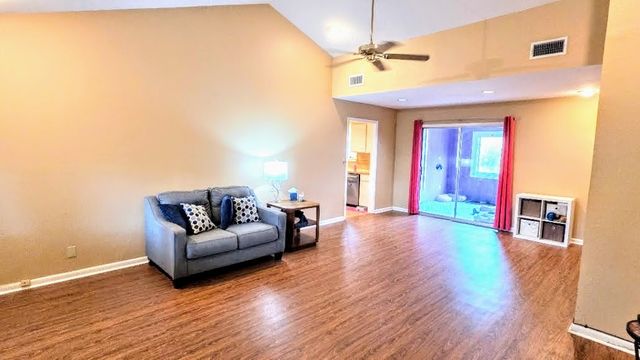 820 Ibis Dr, Rockport, TX 78382