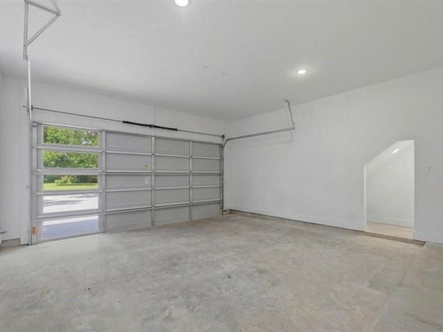 707 S Iowa Street, La Porte, TX 77571