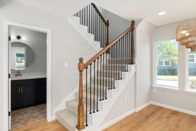 100 W Valverde Street, Brenham, TX 77833