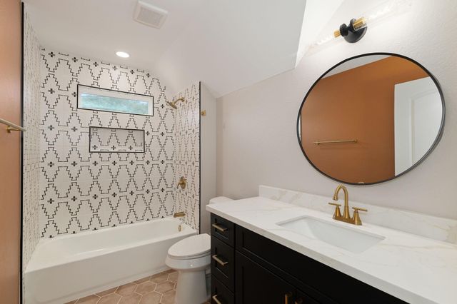 100 W Valverde Street, Brenham, TX 77833