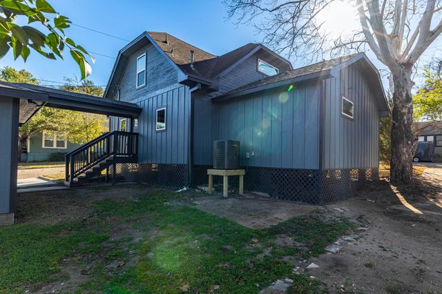 100 W Valverde Street, Brenham, TX 77833