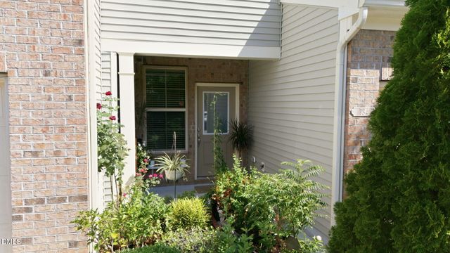 734 Davenbury Way, Cary, NC 27513