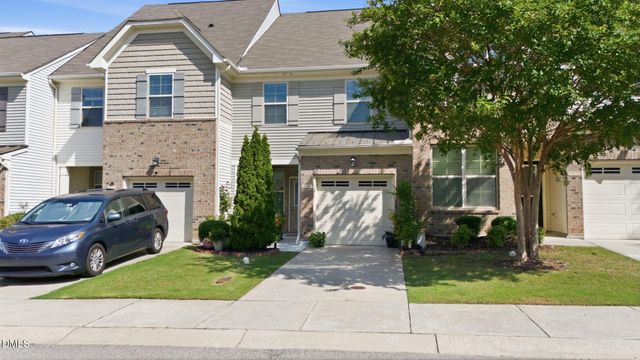 734 Davenbury Way, Cary, NC 27513