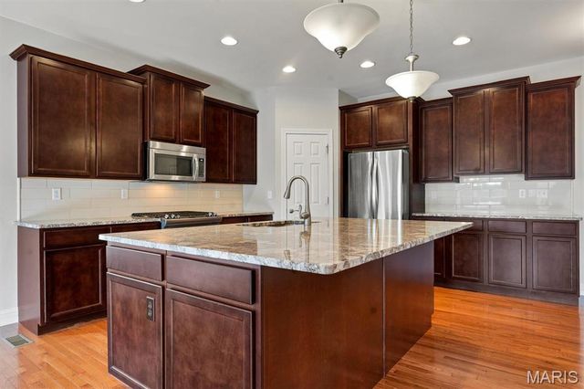 1247 Emerald Gardens Drive, St Peters, MO 63376