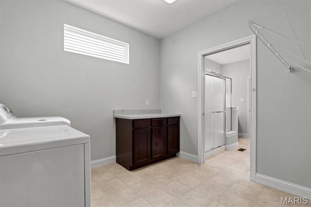 1247 Emerald Gardens Drive, St Peters, MO 63376