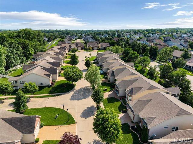 1247 Emerald Gardens Drive, St Peters, MO 63376