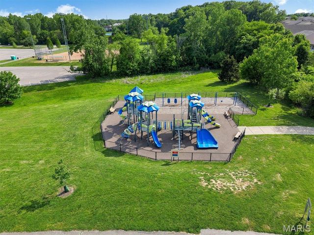 1247 Emerald Gardens Drive, St Peters, MO 63376