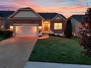 1247 Emerald Gardens Drive, St Peters, MO 63376