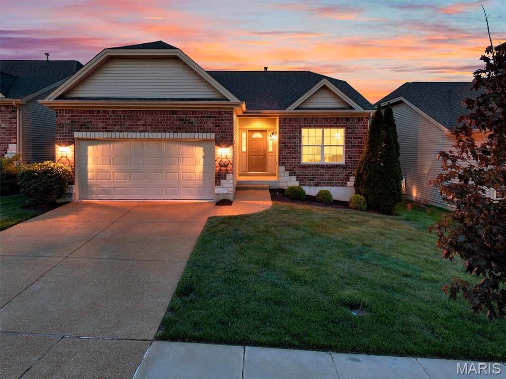 1247 Emerald Gardens Drive, St Peters, MO 63376