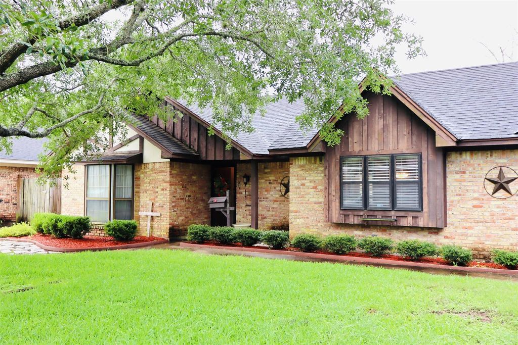 1108 Easy St Street, Rosenberg, TX 77471