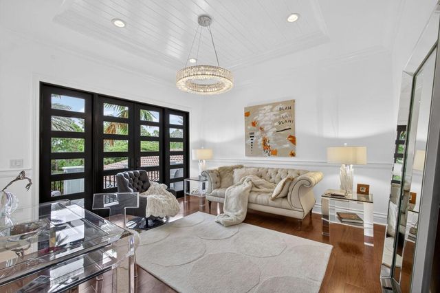 213 Via Palacio, Palm Beach Gardens, FL 33418