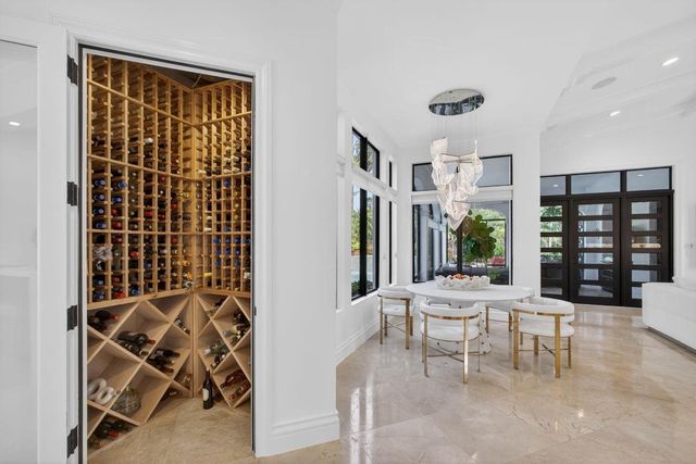 213 Via Palacio, Palm Beach Gardens, FL 33418