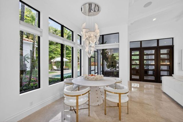 213 Via Palacio, Palm Beach Gardens, FL 33418