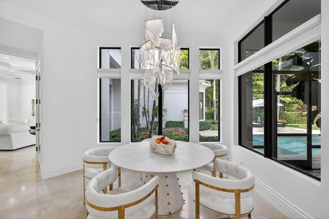 213 Via Palacio, Palm Beach Gardens, FL 33418