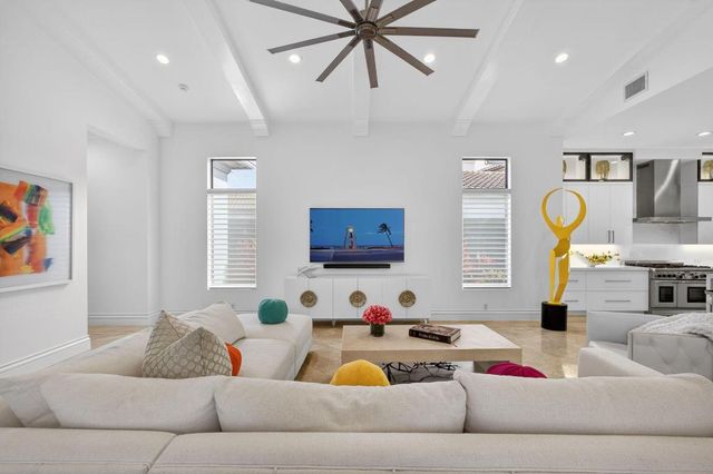 213 Via Palacio, Palm Beach Gardens, FL 33418