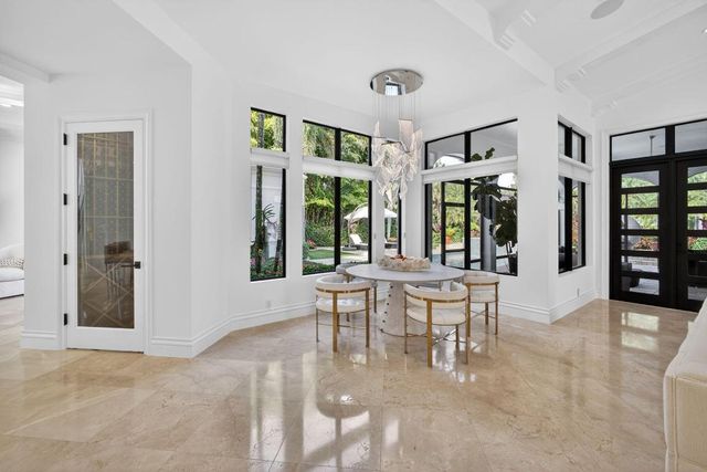 213 Via Palacio, Palm Beach Gardens, FL 33418