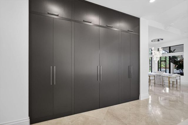 213 Via Palacio, Palm Beach Gardens, FL 33418