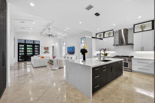 213 Via Palacio, Palm Beach Gardens, FL 33418