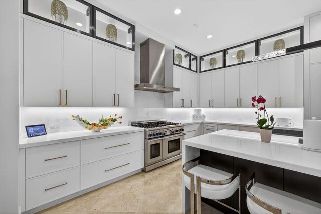 213 Via Palacio, Palm Beach Gardens, FL 33418