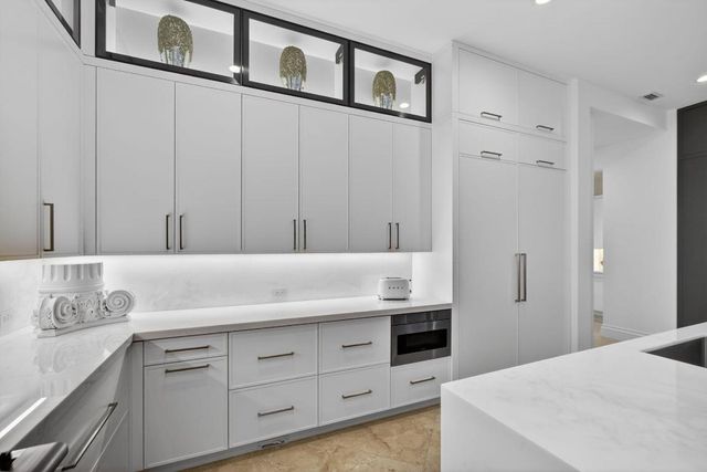 213 Via Palacio, Palm Beach Gardens, FL 33418