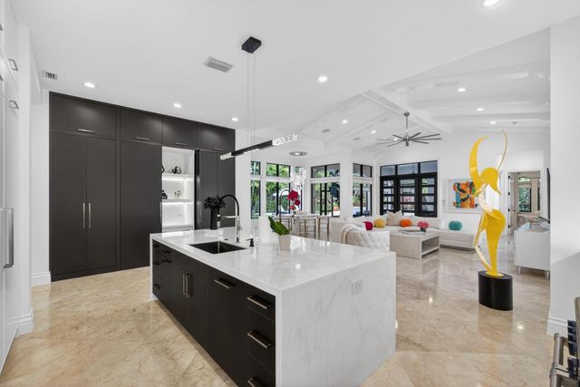 213 Via Palacio, Palm Beach Gardens, FL 33418