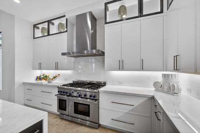 213 Via Palacio, Palm Beach Gardens, FL 33418